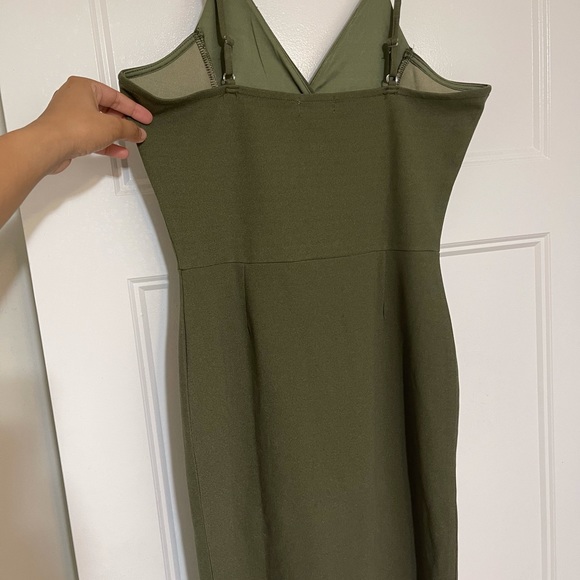 New/unused olive green dress.Size - M & fits to S - Picture 3 of 3